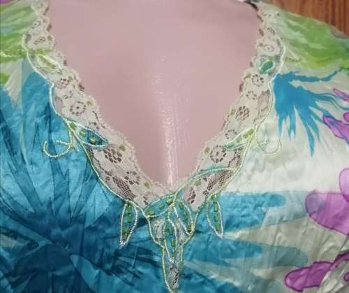 Pretty Queens Park Colored Top