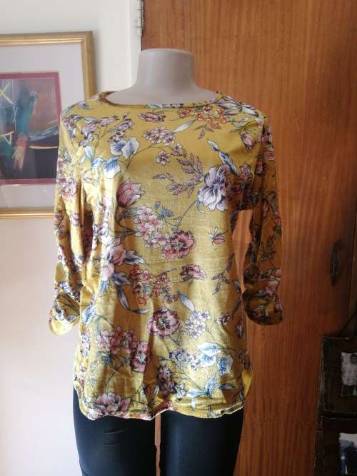 Ladies Velour 3/4 Sleeve Top