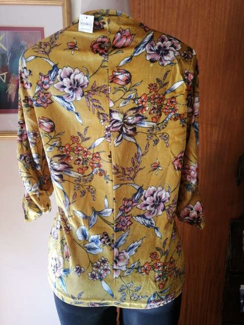 Ladies Velour 3/4 Sleeve Top