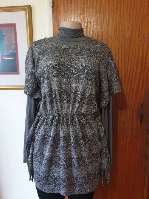 Ladies Black & White Batwing