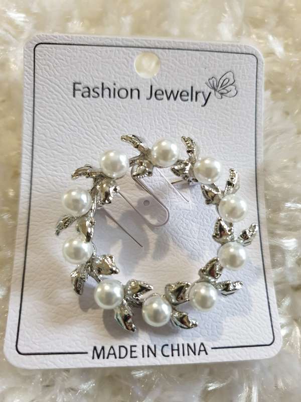Vintage Wreath Brooch