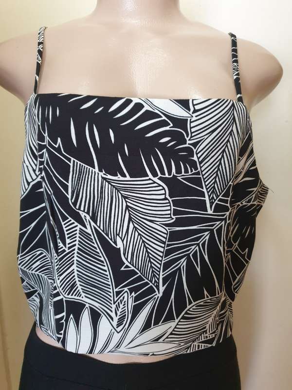 Free 2BU Black and White Tropicana Top