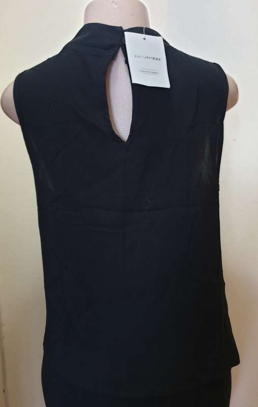 Black Sleeveless Chocker Blouse