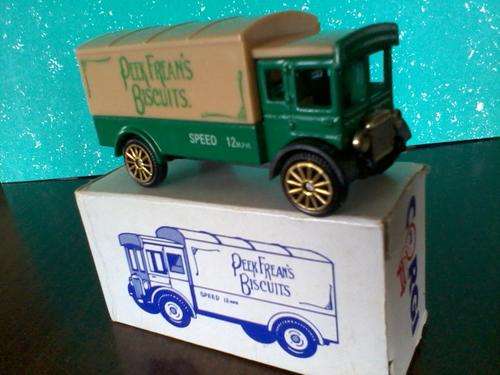 CORGI PEEK FREANS BISCUITS LORRY No: 32-079