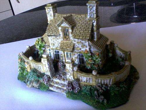 CHARMING ENGLISH COTTAGE