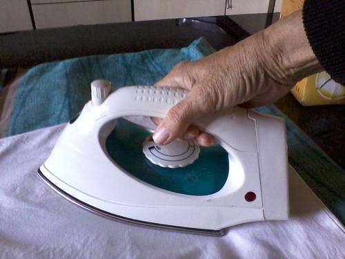 IRON  - CORDLESS STEAM IRON