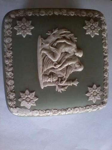 WEDGWOOD GREEN TRINKET BOX