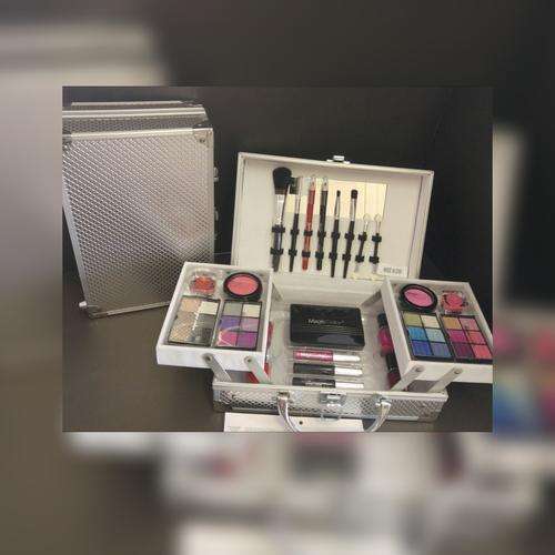 Make up Set in Silver Case -FREE COURIER DELIVERY
