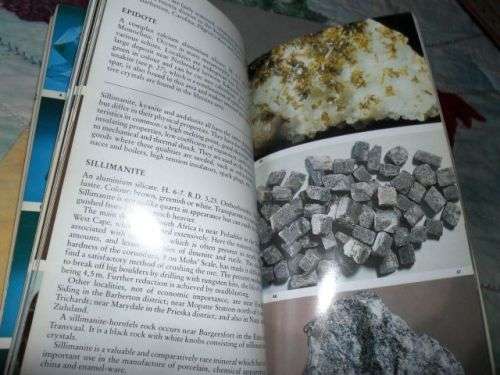 ROCKS , MINERALS AND GEMSTONES OF SOUTHERN AFRICA - A COLLECTOR'S GUIDE - E.K. MACINTOSH