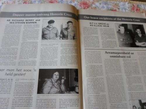 PARATUS MAGAZINE AUG 1982 ( SAP - GRENS , 701 BN , REG VRYSTAAT , HONORIS CRUX RECIPIENTS )