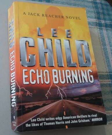 ECHO BURNING - LEE CHILD ( JACK REACHER NOVEL )