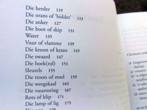 SIMBOLE - VEILIG OF GEVAARLIK ? - N' GIDS TO CHRISTELIKE SIMBOLE EN TEKENS - HENNIE STANDER