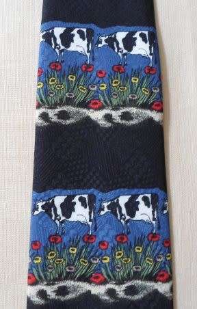 ATTRACTIVE - COWS / DAISIES - TIE