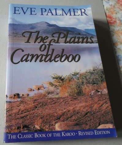 THE PLAINS OF CAMDEBOO - EVE PALMER ( REVISED EDITION )   ( weight 400 grams )