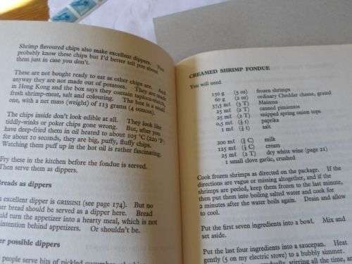 THE SOUTH AFRICAN FONDUE BOOK - ALICE THERON ( 0,30 kg )