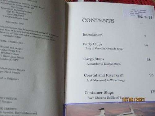 LINERS, TANKERS & MERCHANT SHIPS - 300 OF THE WORLD`S GREATEST COMMERCIAL VESSELS - ROBERT JACKSON