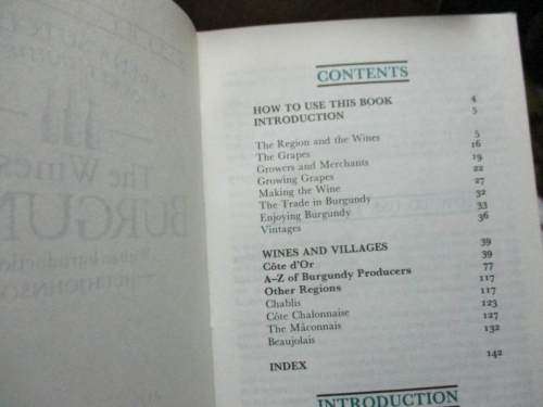 SERENA SUTCLIFFE`S POCKET GUIDE TO - THE WINES OF BURGUNDY - MITCHELL BEAZLEY ( HUGH JOHNSON INTRO )