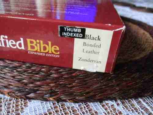 THE AMPLIFIED BIBLE - EXPANDED EDITION ( WITH IT`S BOX / HOLDER )