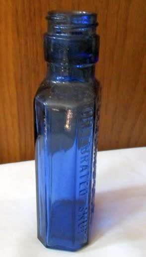 ATTRACTIVE OTTO LANDSBERG CAPE TOWN - ` BEROEMDE SNUIF / CELEBRATED SNUFF`  BLUE BOTTLE