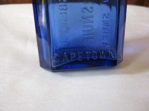ATTRACTIVE OTTO LANDSBERG CAPE TOWN - ` BEROEMDE SNUIF / CELEBRATED SNUFF`  BLUE BOTTLE