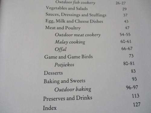 COOKING THE SOUTH AFRICAN WAY - TWO HUNDRED TRADITIONAL RECIPES - MAGDALEEN VAN WYK