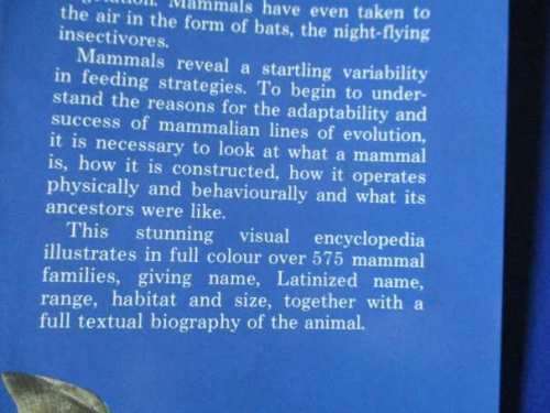 LONGMAN WORLD GUIDE TO MAMMAL - A VISUAL WHO`S WHO OF THE MAMMAL KINGDOM - Dr PHILIP WHITFIELD