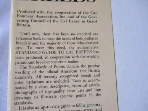 A STANDARD GUIDE TO CAT BREEDS - RICHARD H GEBHARDT