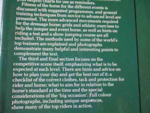 COMPETITIVE RIDING - AN ILLUSTRATED MANUAL OF DRESSAGE, SHOW JUMPING AND EVENTING - JANE HOLDERNESS-