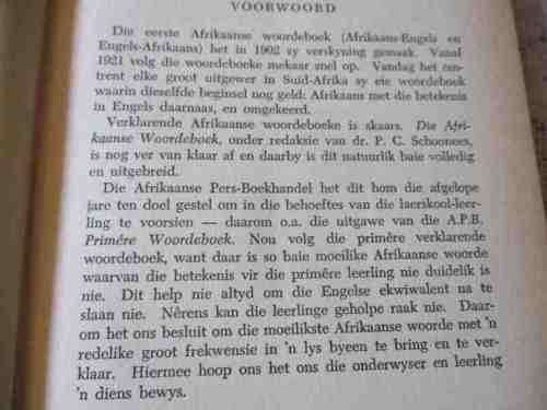 A.P.B. JUNIOR VERKLARENDE WOORDEBOEK - MOEILIKE AFRIKAANSE WOORDE VERKLAAR - J.F. JACOBS