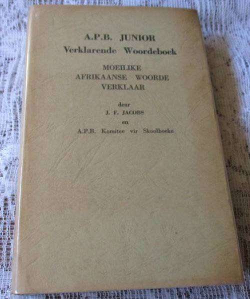 A.P.B. JUNIOR VERKLARENDE WOORDEBOEK - MOEILIKE AFRIKAANSE WOORDE VERKLAAR - J.F. JACOBS