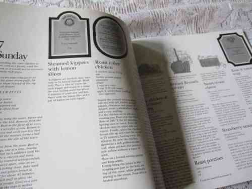 MEALS FOR A MONTH - PHILLIPPA CHEIFITZ AND SHIRLEY FRIEDMAN