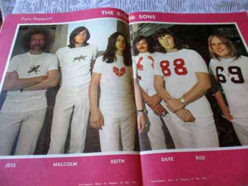 FOTO RAPPORT 21 MEI 1972 ( ROBIN GAIL HARGREAVES, SHARON MULLIGAN, DIANA WRAY, THE RISING SONS