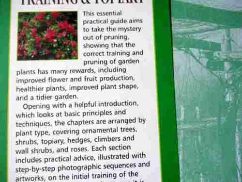PRUNING, TRAINING & TOPIARY - THE PRACTICAL ILLUSTRATED ENCYCLOPEDIA OF - by RICHARD BIRD