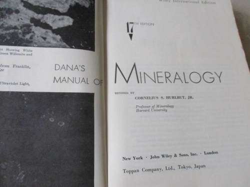 Dana's Manual of Mineralogy - Seventeenth Edition