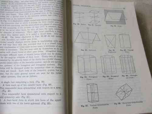 Dana's Manual of Mineralogy - Seventeenth Edition