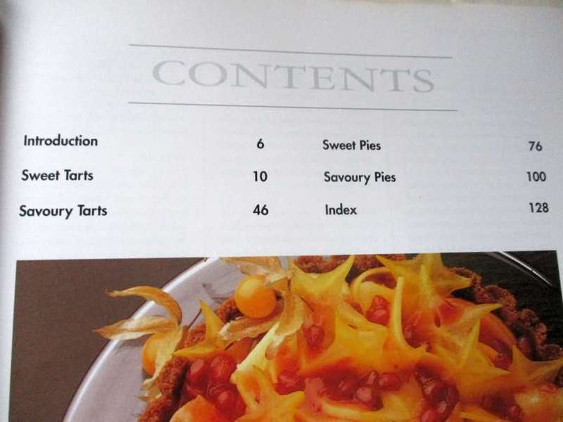 TARTS AND PIES - EASY RECIPES FOR TODAY`S BUSY COOK - MARY CADOGAN - HAMLYN NEW COOKERY