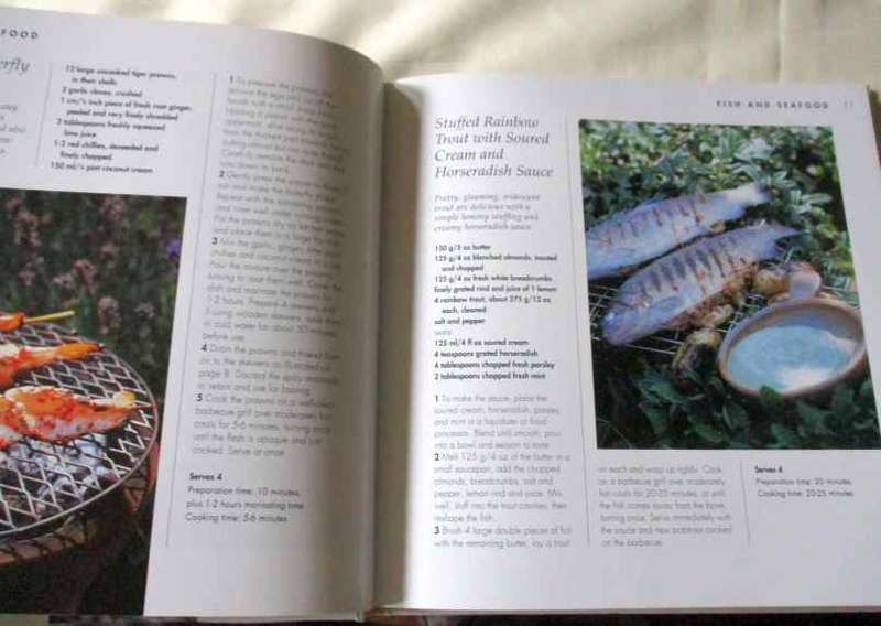 BARBECUES - ANNIE NICHOLS - EASE RECIPES FOR TODAY`S BUSY COOK - HAMLYN NEW COOKERY