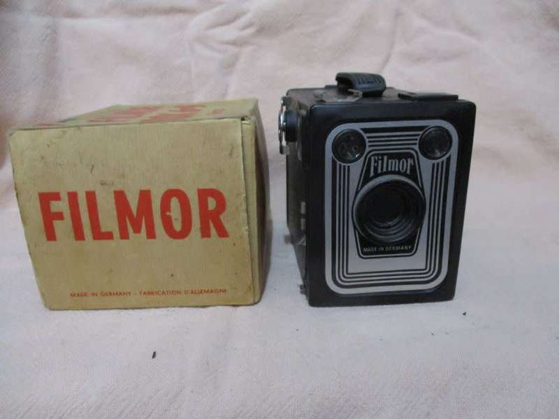 VINTAGE FILMOR  6X9 FILM 120 BOX CAMERA BOXED