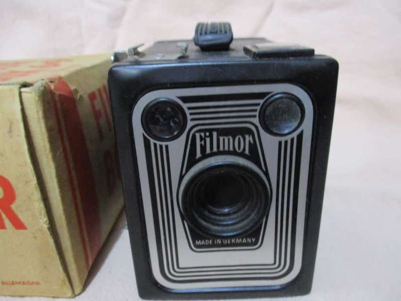 VINTAGE FILMOR  6X9 FILM 120 BOX CAMERA BOXED