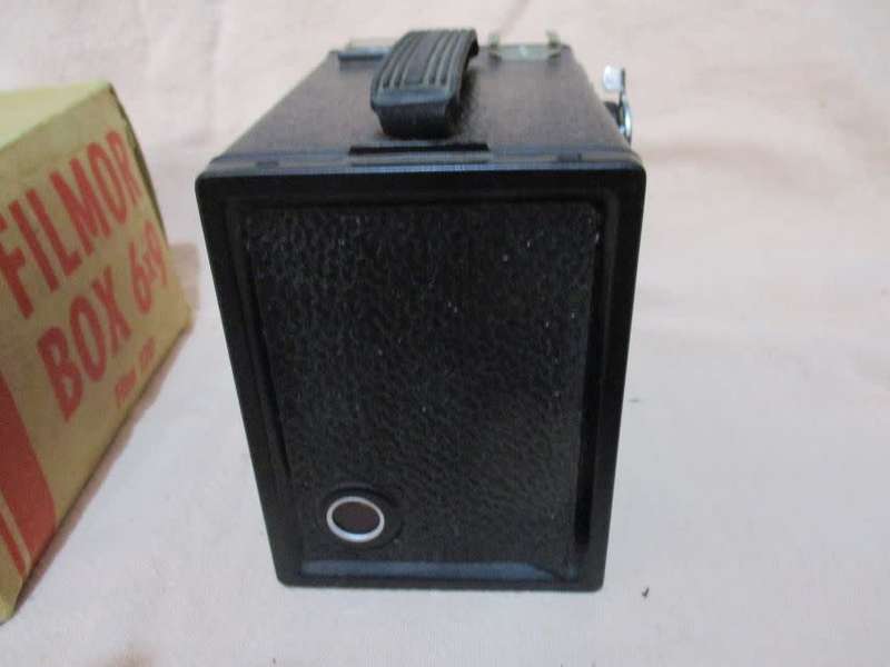 VINTAGE FILMOR  6X9 FILM 120 BOX CAMERA BOXED