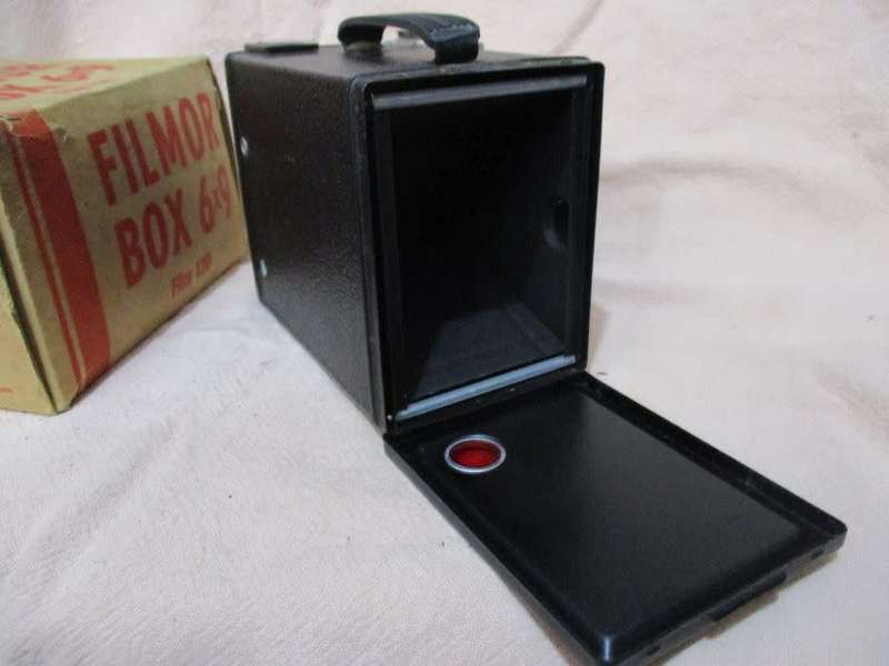 VINTAGE FILMOR  6X9 FILM 120 BOX CAMERA BOXED