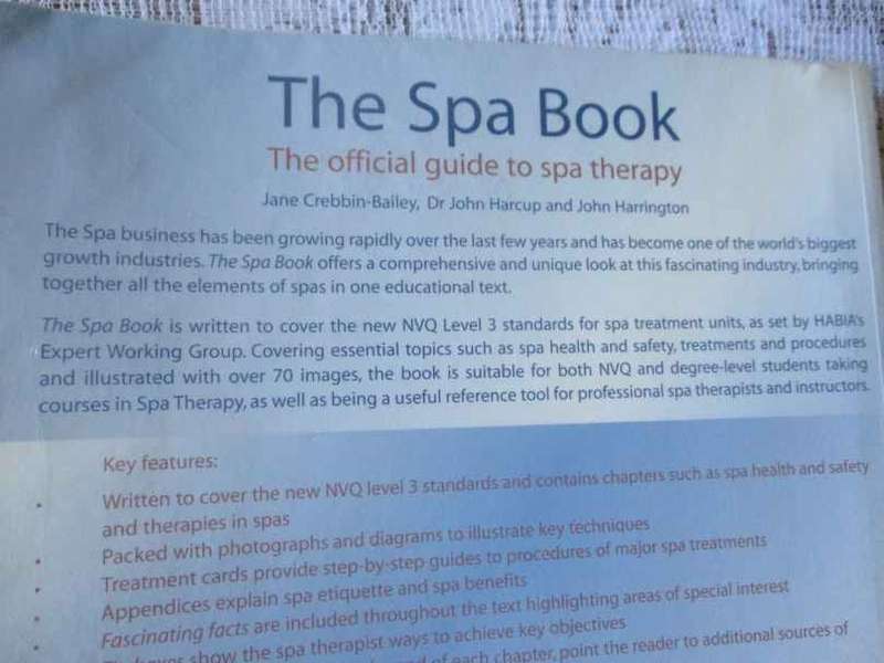 THE SPA BOOK - THE OFFICIAL GUIDE TO SPA THERAPY - JANE CREBBIN-BAILEY, Dr JOHN HARCUP AND JOHN ...