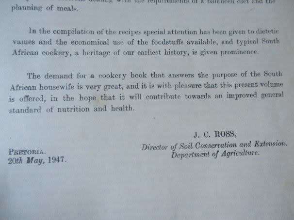FOODS AND COOKERY ( THE HOUSEWIFE`S GUIDE ) DEPARTMENT OF AGRICULTURE SOUTH AFRICA 1947