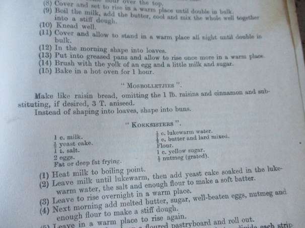 FOODS AND COOKERY ( THE HOUSEWIFE`S GUIDE ) DEPARTMENT OF AGRICULTURE SOUTH AFRICA 1947