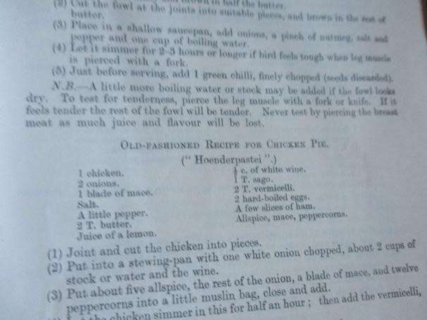 FOODS AND COOKERY ( THE HOUSEWIFE`S GUIDE ) DEPARTMENT OF AGRICULTURE SOUTH AFRICA 1947