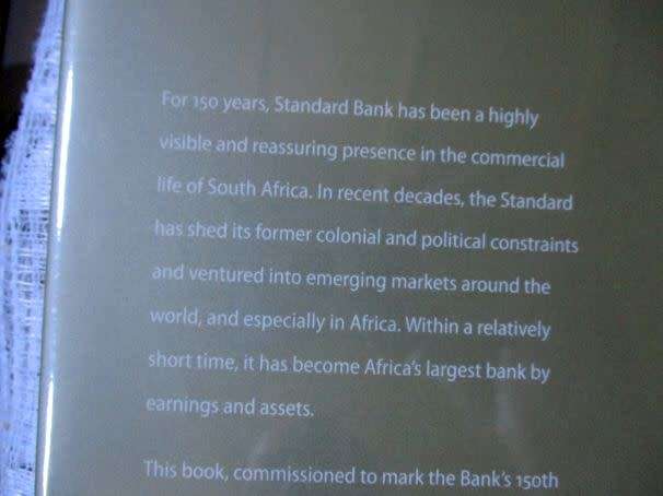 HOISTING THE STANDARD - 150 YEARS OF STANDARD BANK - RICHARD STEYN & FRANCOIS ANTONIE
