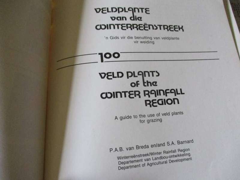 100 VELDPLANTE VAN DIE WINTERREENSTREEK / 100  VELD PLANTS OF THE WINTER RAINFALL REGION - LANDBOU