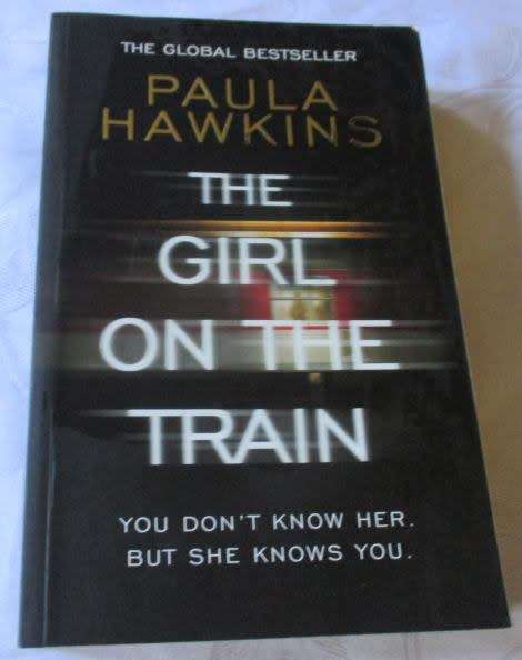 THE GIRL ON THE TRAIN - PAULA HAWKINS