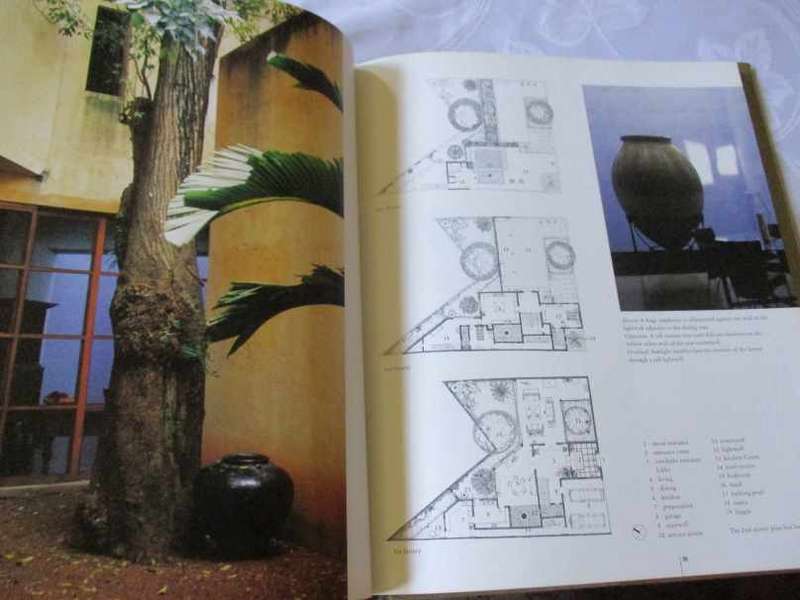 THE URBAN ASIAN HOUSE - LIVING IN TROPICAL CITIES - ROBERT POWELL