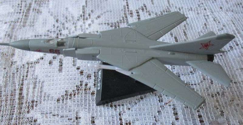 MIG-23 ( DELPRADO DIECAST 1/136 SCALE )